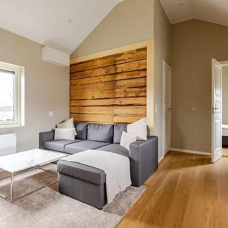 Relaxing Close To Nature And History Apartment *